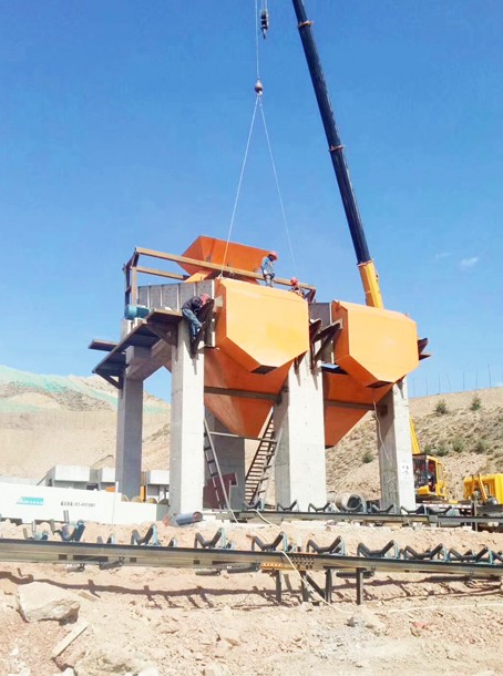 甘肃武威时产250-300吨鹅卵石碎石生产线项目