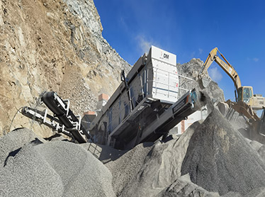 四川西昌时产150吨硬质岩履带式移动破碎生产线